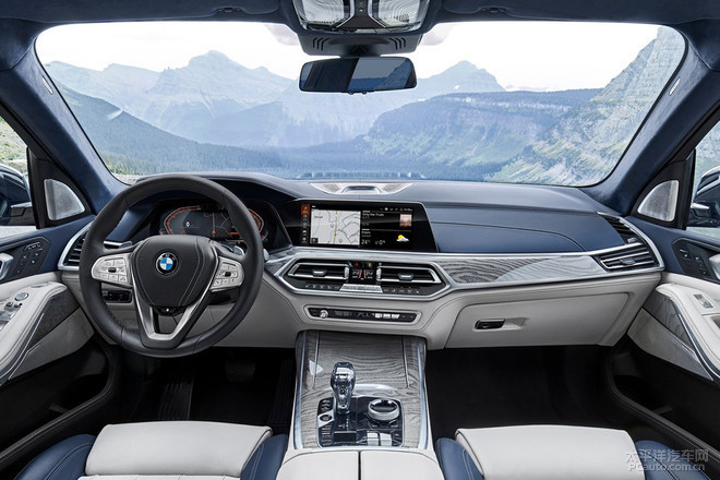 宝马X7正式上市