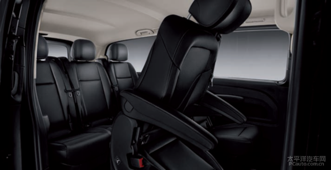 福建奔驰新款威霆上市 售29.6-34.9万