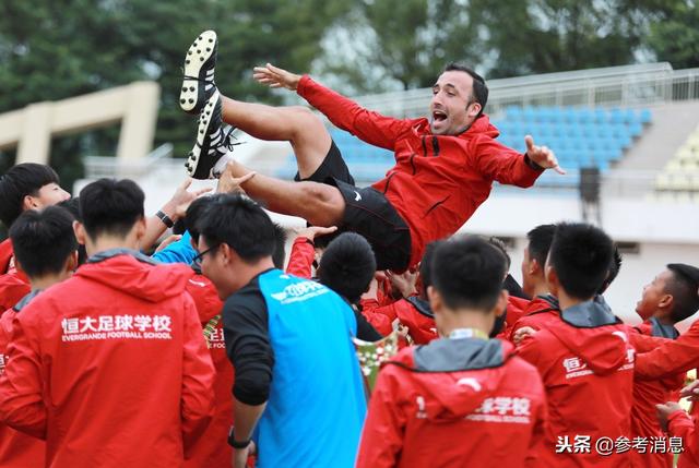 恒大海外办联赛 每年48场高水平对决破解青训难题