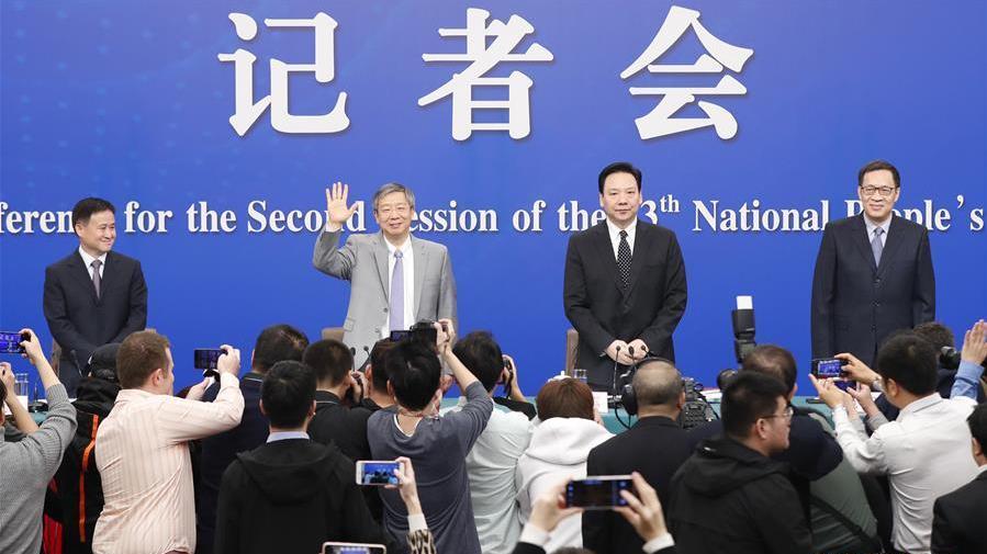 中国人民银行答记者问